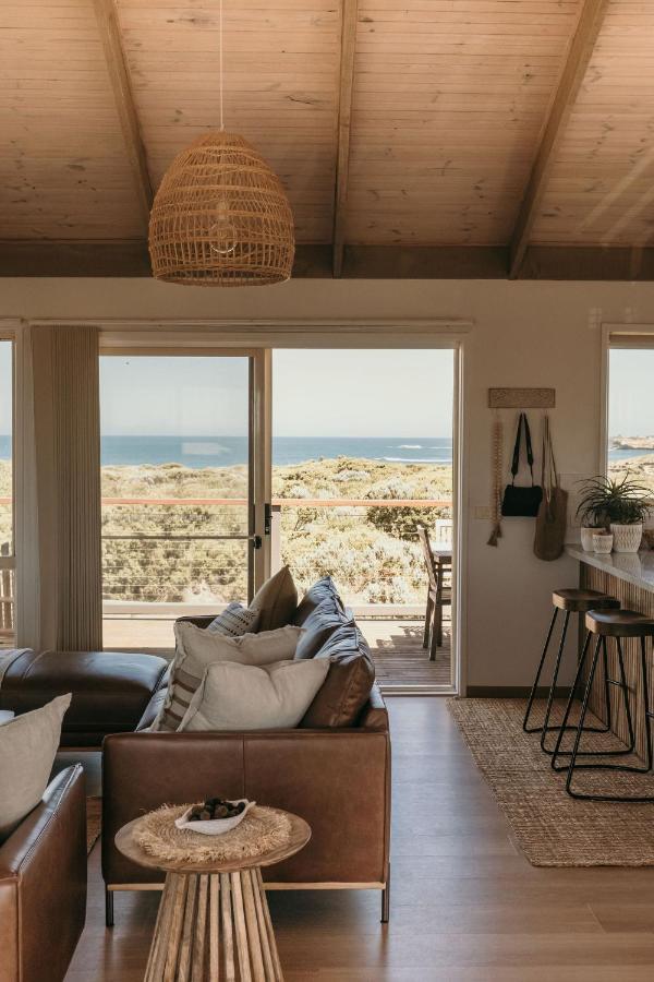 Sunsets On Martyrs Coastal Luxury Beach House Peterborough Exterior foto